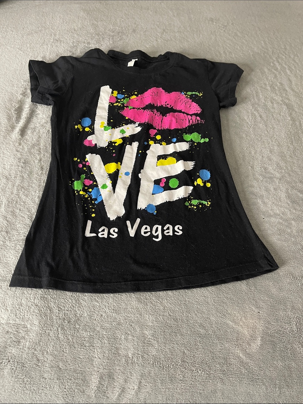 Kids Black 'LOVE Las Vegas' Graphic Tee with Pink Lip Accent